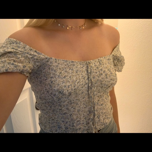 American Eagle Floral Top - Picture 2 of 3